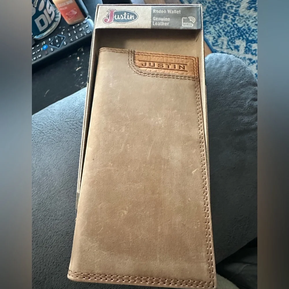 NWT Justin Boots brand Genuine Leather Rodeo Wallet NEW IN BOX